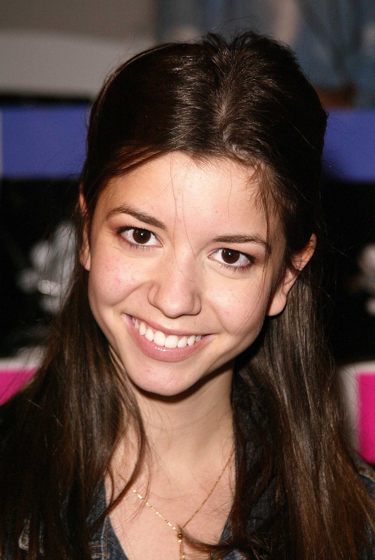 Масиела Луша (Masiela Lusha)