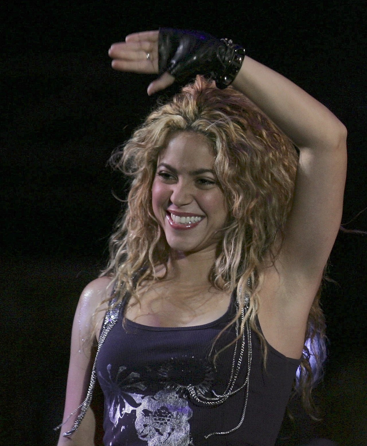 Shakira armpit